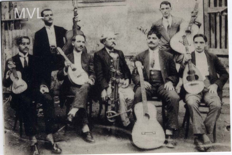 Músicos reunidos com Villa-Lobos